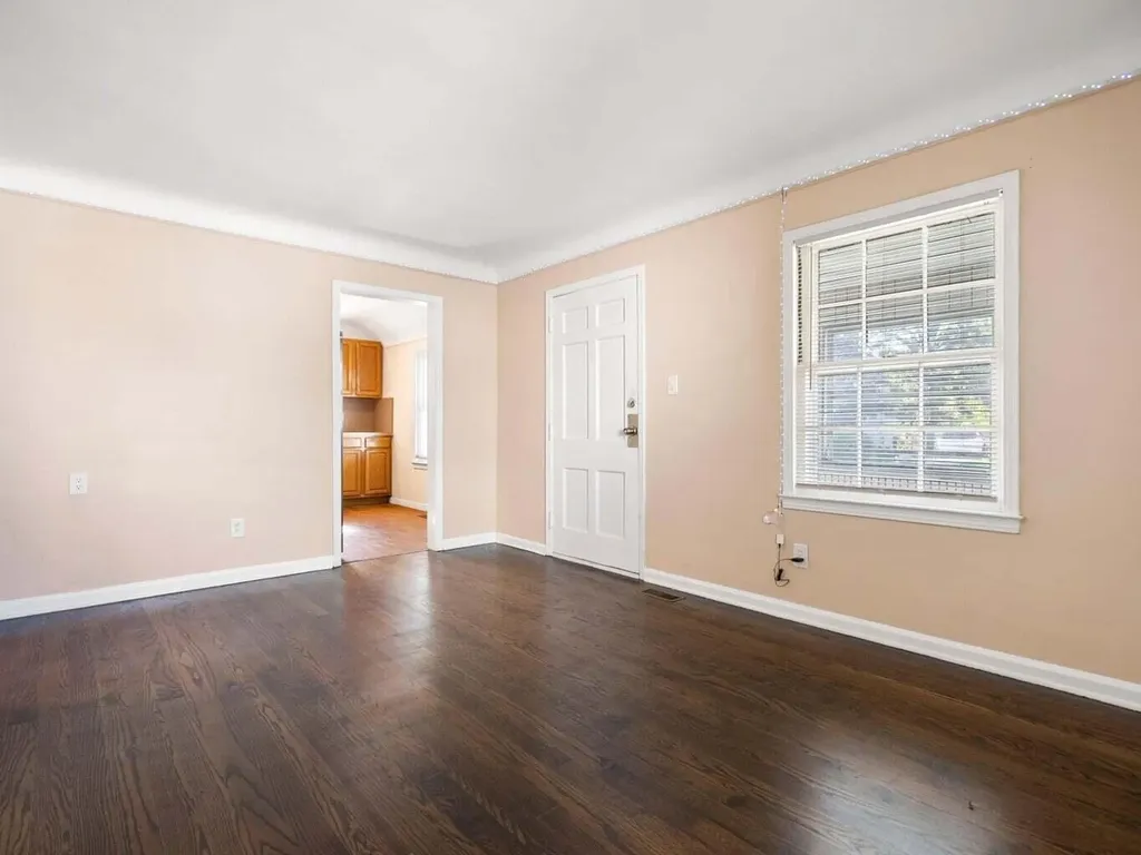 25616 Hoffmeyer Street Roseville City MI 48066