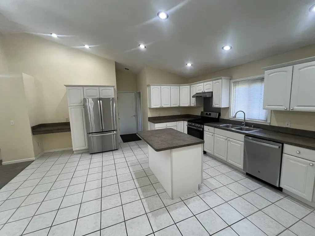 15338 Flanders Street Southgate City MI 48195