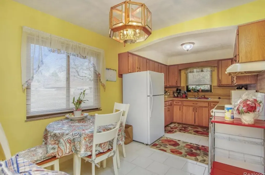 19954 Woodcrest Street Harper Woods City MI 48225