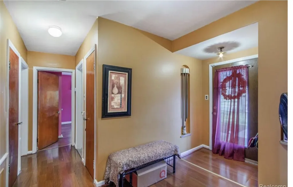 19954 Woodcrest Street Harper Woods City MI 48225