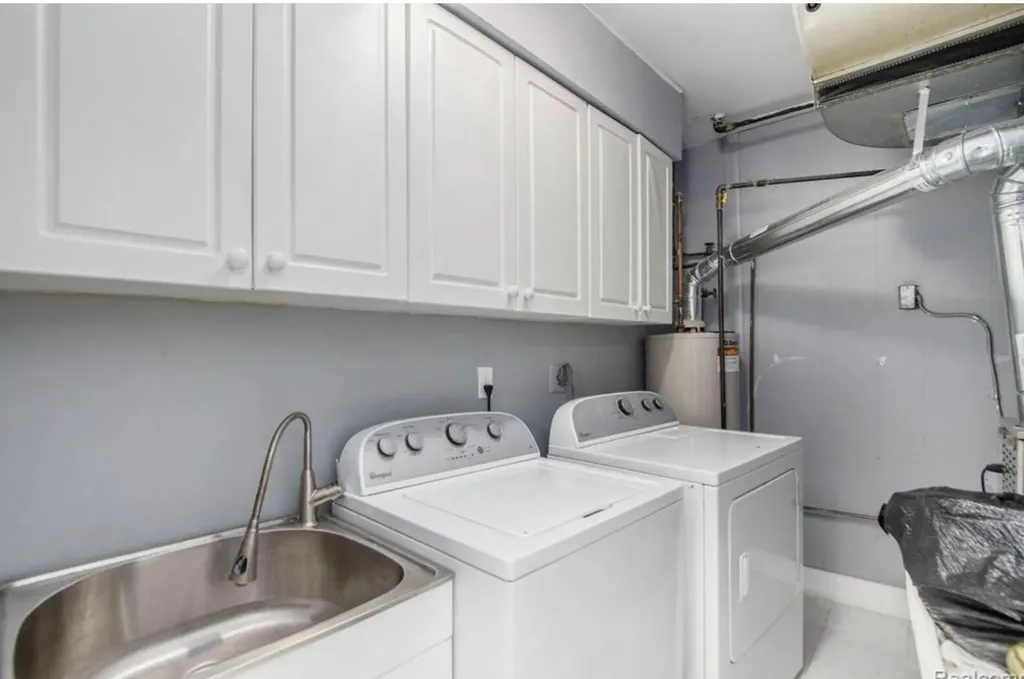 19954 Woodcrest Street Harper Woods City MI 48225