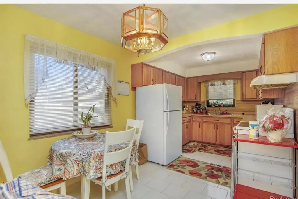19954 Woodcrest Street Harper Woods City MI 48225