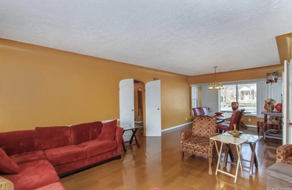 19954 Woodcrest Street Harper Woods City MI 48225