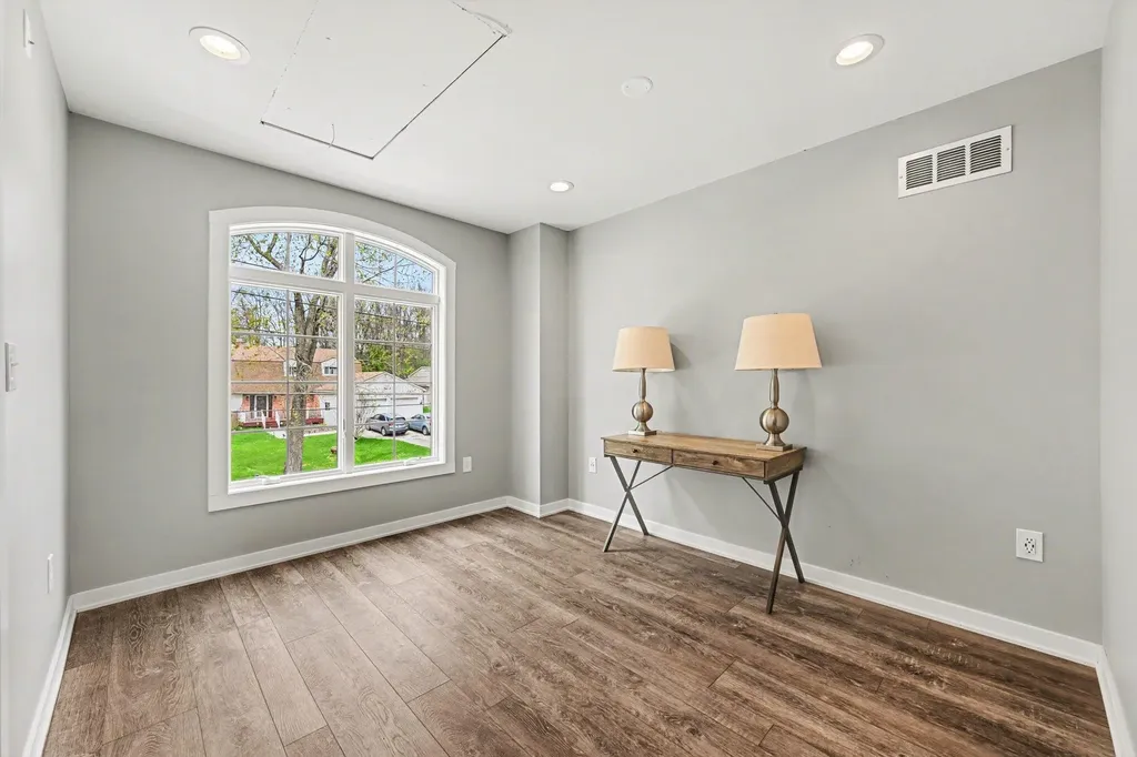 2382 Jackson Boulevard Highland Charter Township MI 48356