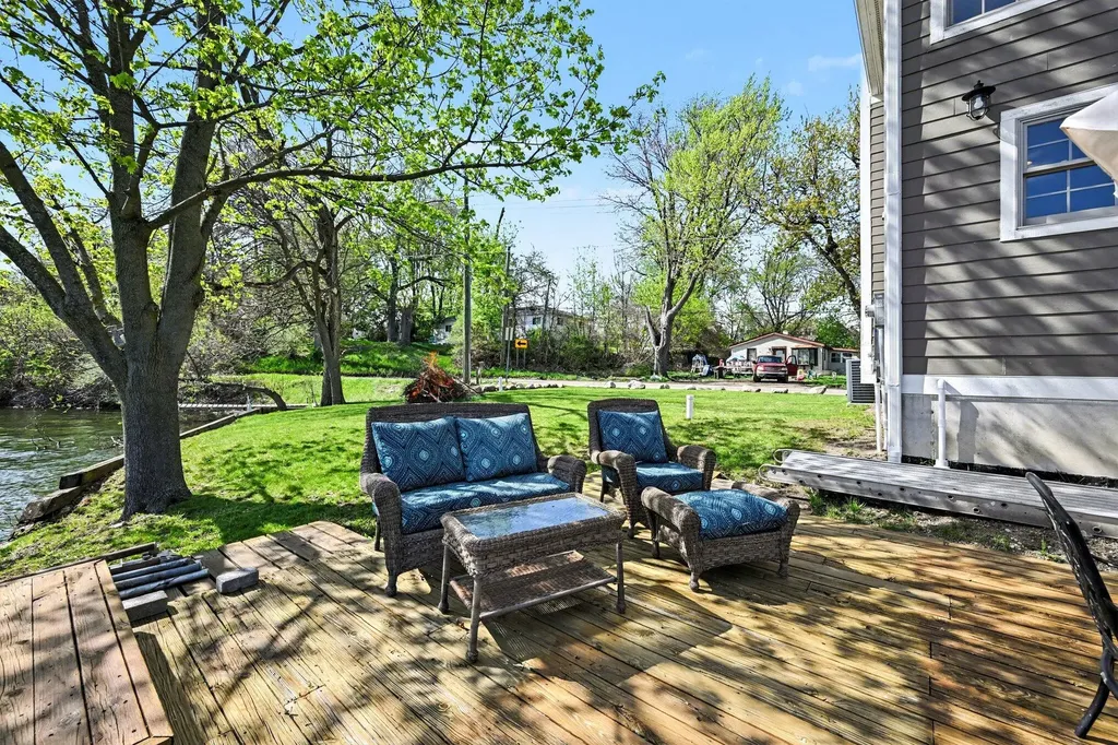 2382 Jackson Boulevard Highland Charter Township MI 48356