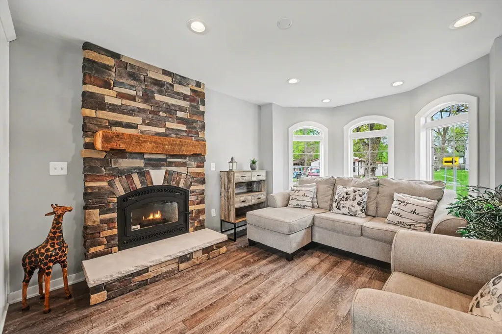 2382 Jackson Boulevard Highland Charter Township MI 48356
