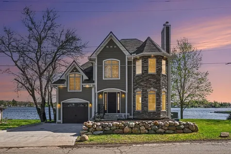 2382 Jackson Boulevard Highland Charter Township MI 48356