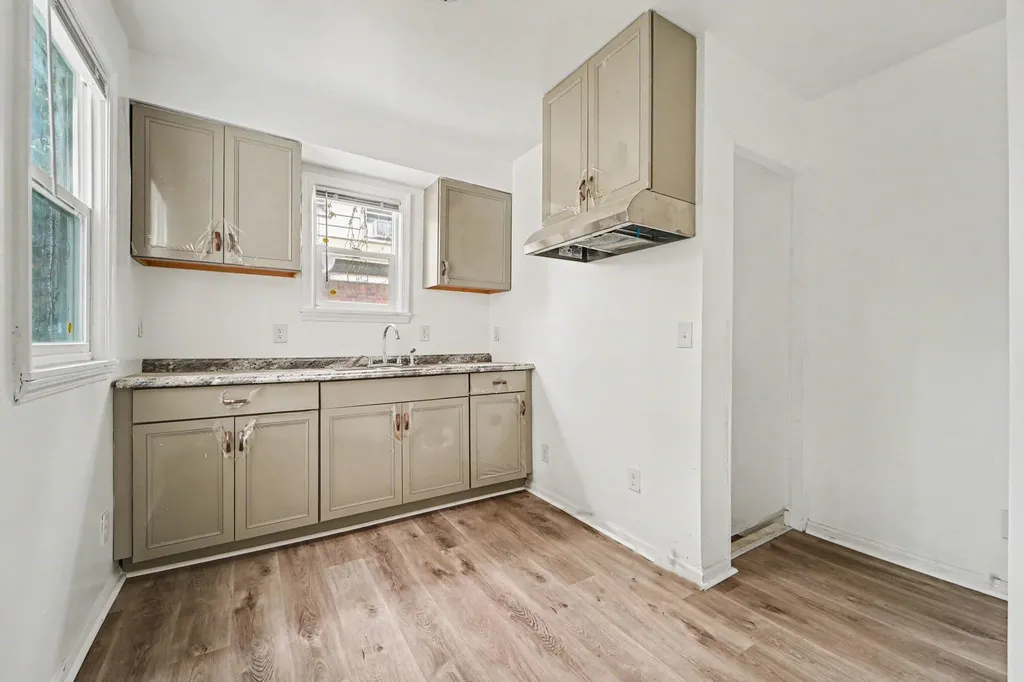 16247 Washburn Street Detroit City MI 48221