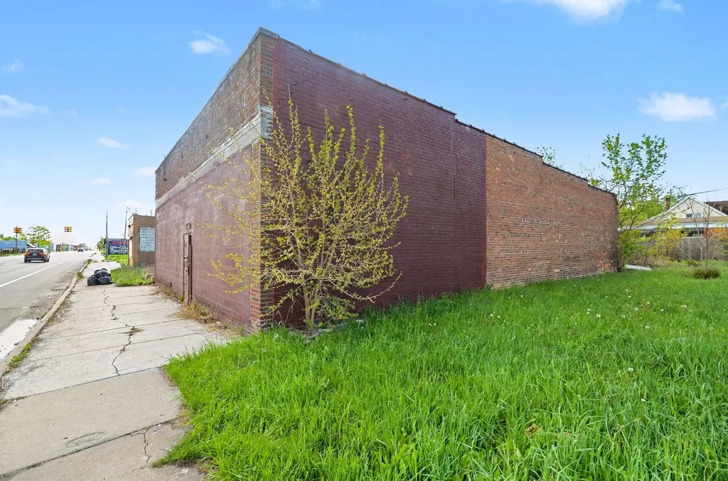 10539 W Chicago Detroit City MI 48204