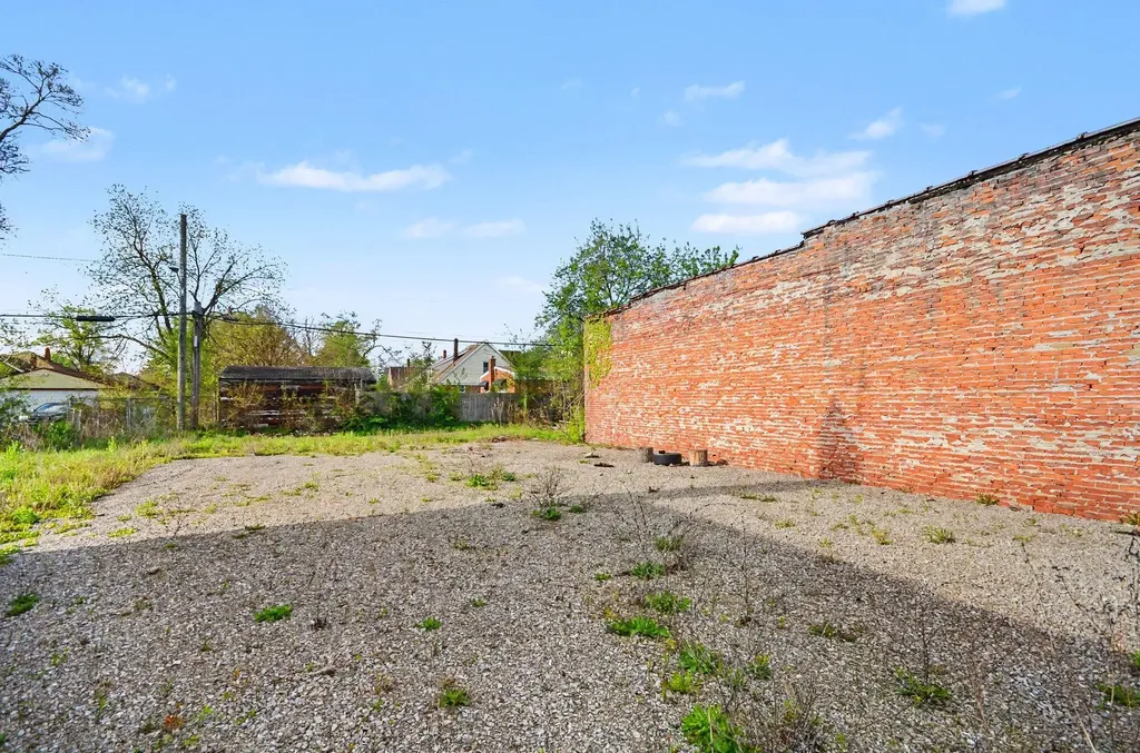 10539 W Chicago Detroit City MI 48204