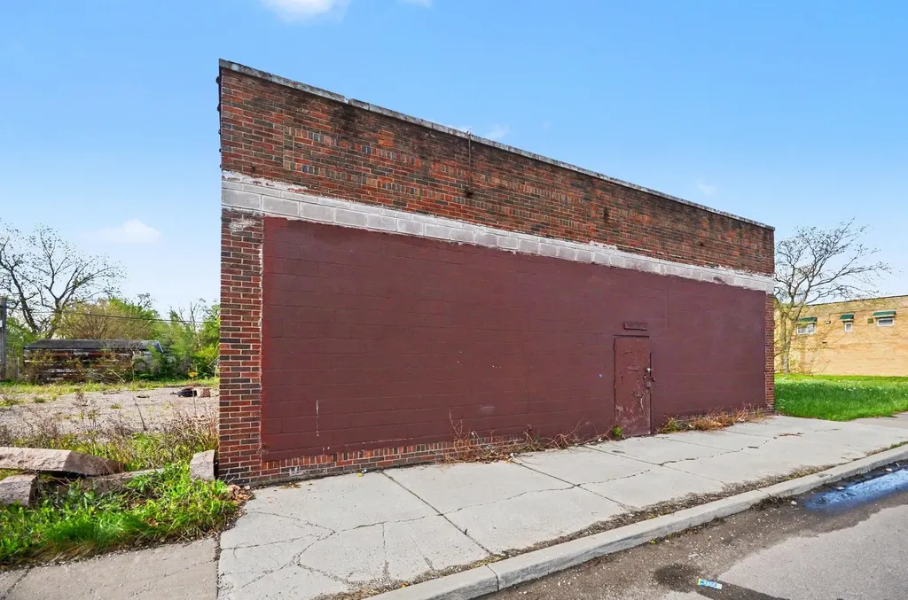 10539 W Chicago Detroit City MI 48204