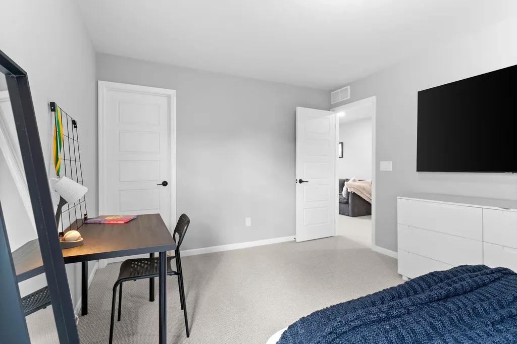 837 Kuss Drive Saline City MI 48176