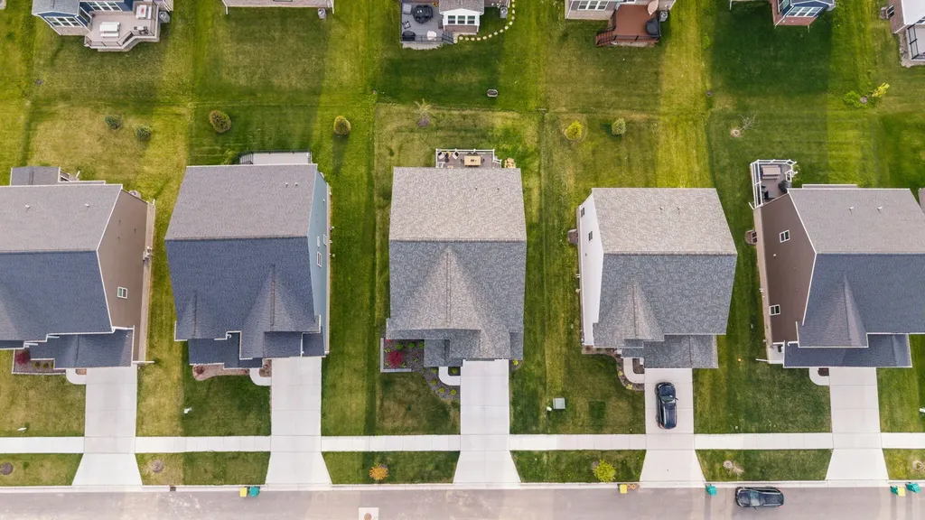 837 Kuss Drive Saline City MI 48176