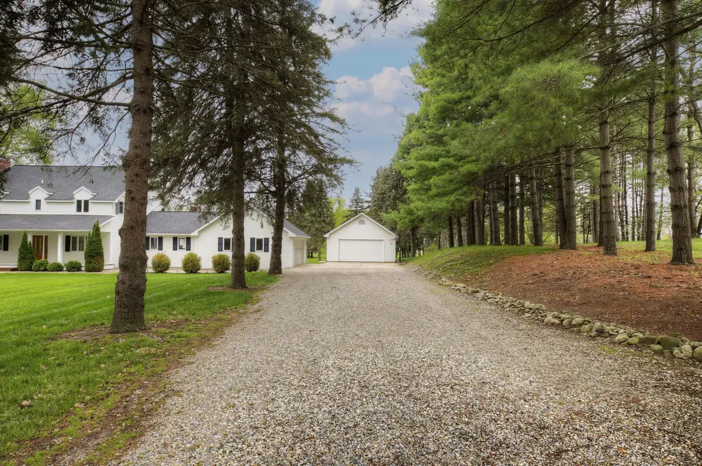 6121 Saline Waterworks Road Lodi Township MI 48176