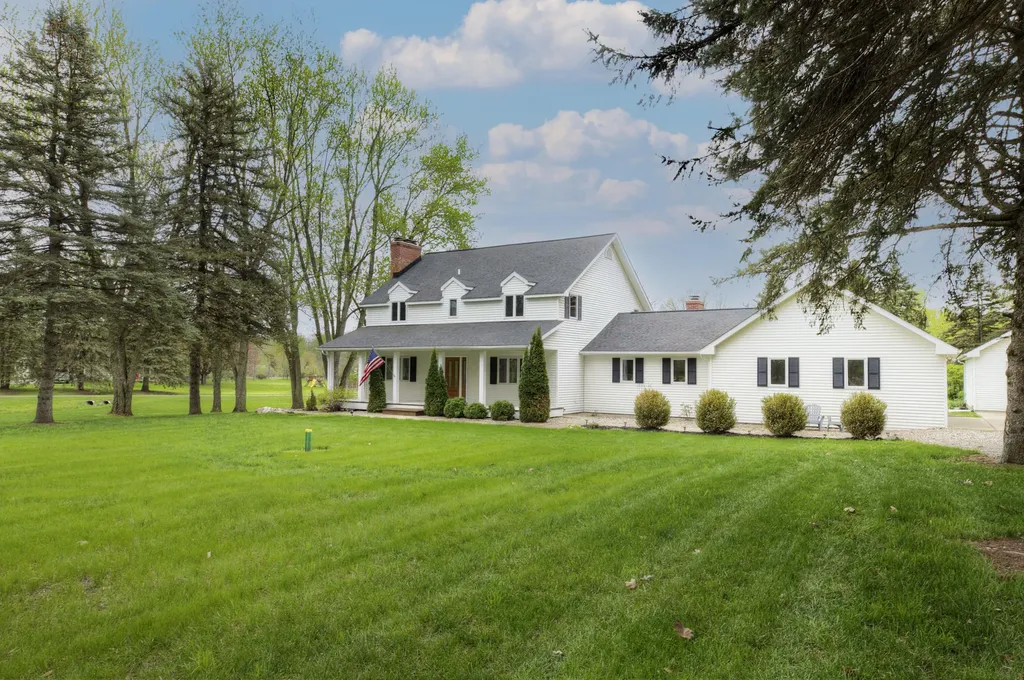 6121 Saline Waterworks Road Lodi Township MI 48176