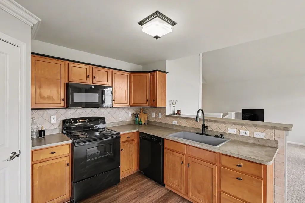 4324 Hampton Ridge Boulevard Genoa Township MI 48843