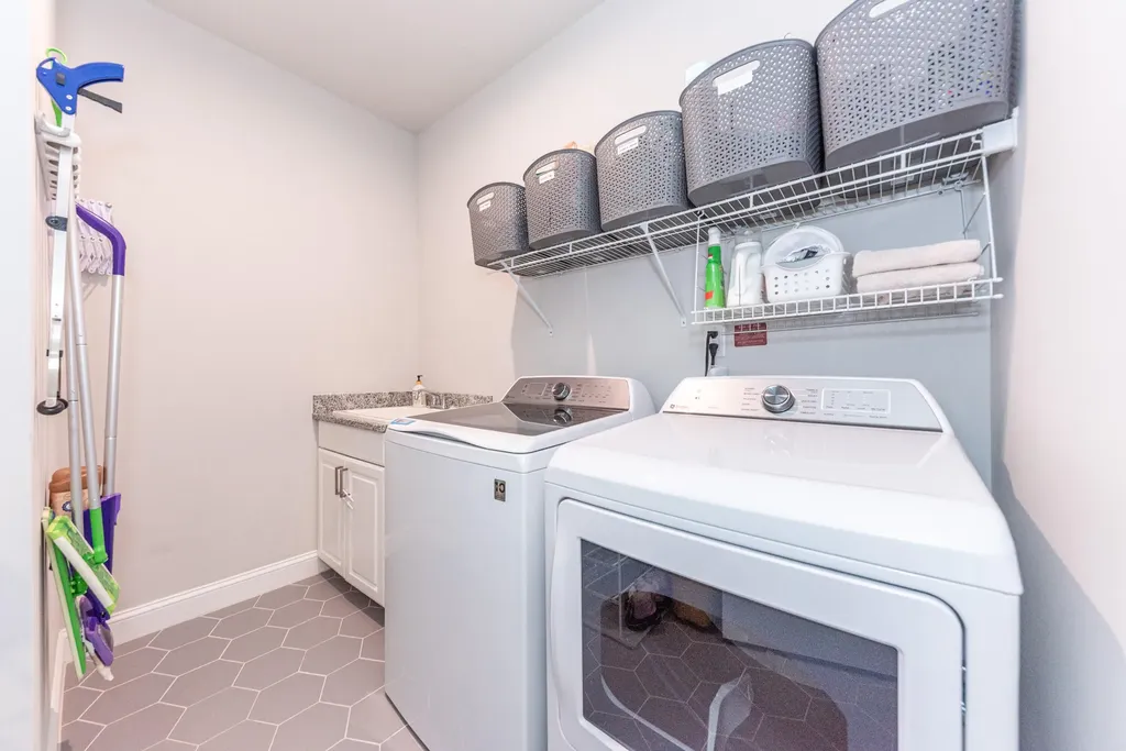 3370 Roseford Boulevard Ann Arbor City MI 48105