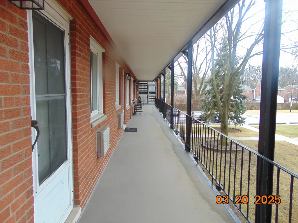 2915 W 13 Mile Road Royal Oak City MI 48073