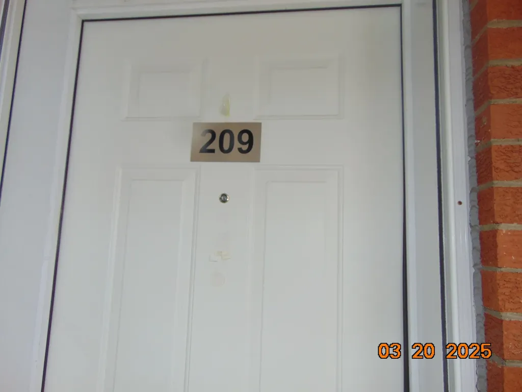 2915 W 13 Mile Road Royal Oak City MI 48073