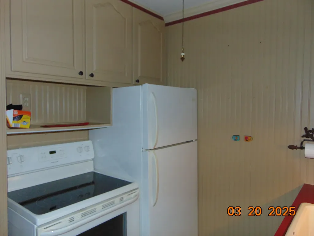 2915 W 13 Mile Road Royal Oak City MI 48073