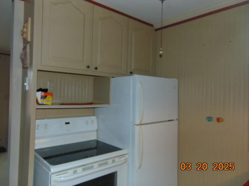 2915 W 13 Mile Road Royal Oak City MI 48073