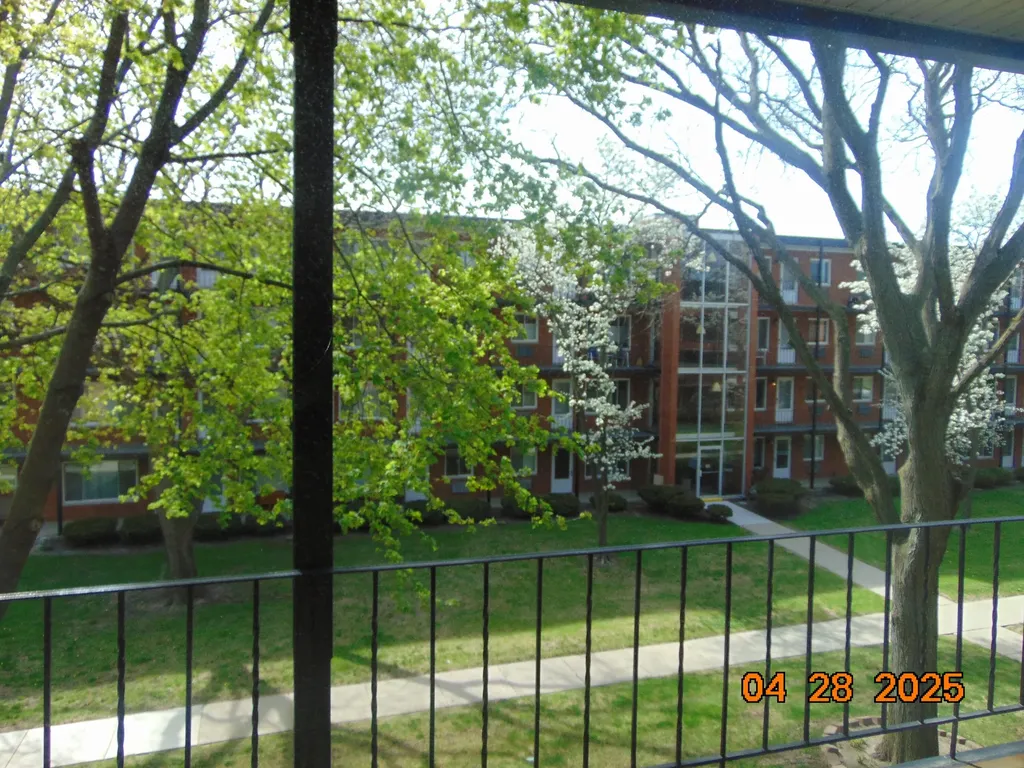 2915 W 13 Mile Road Royal Oak City MI 48073