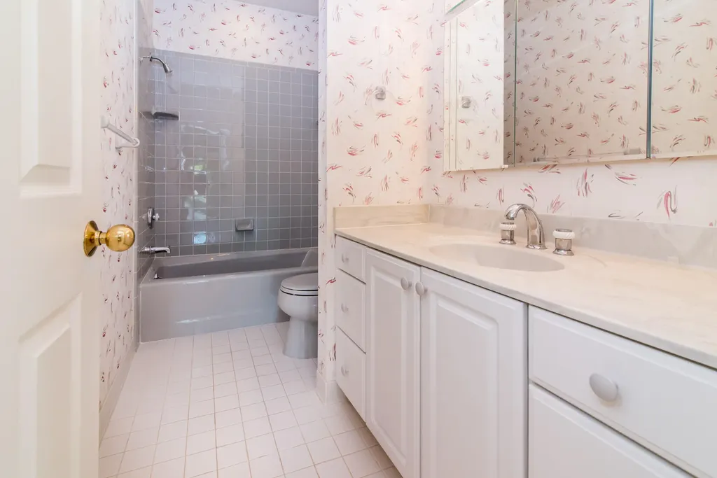 1989 Stonebridge Drive N Pittsfield Charter Township MI 48108