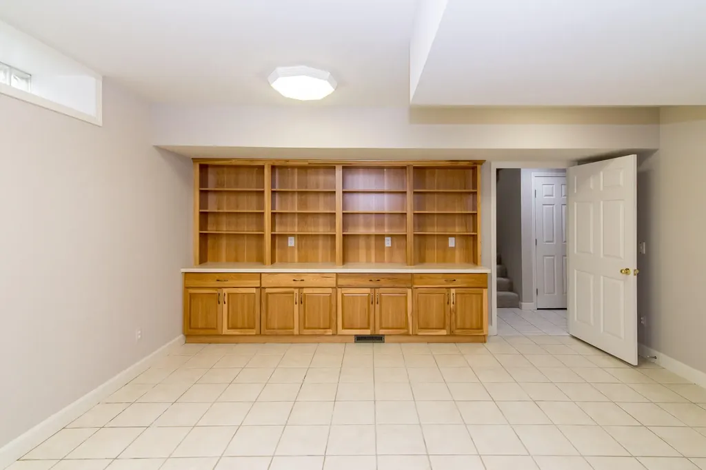 1989 Stonebridge Drive N Pittsfield Charter Township MI 48108