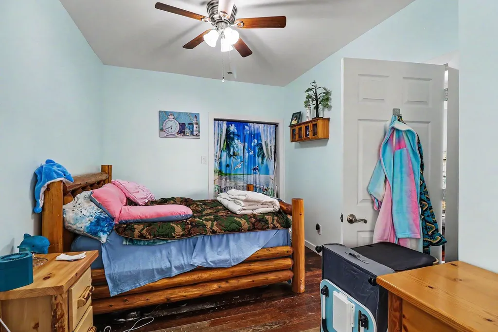 826 Orange Street Wyandotte City MI 48192
