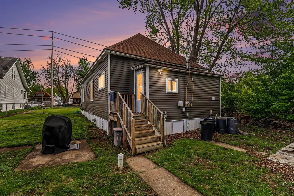 826 Orange Street Wyandotte City MI 48192