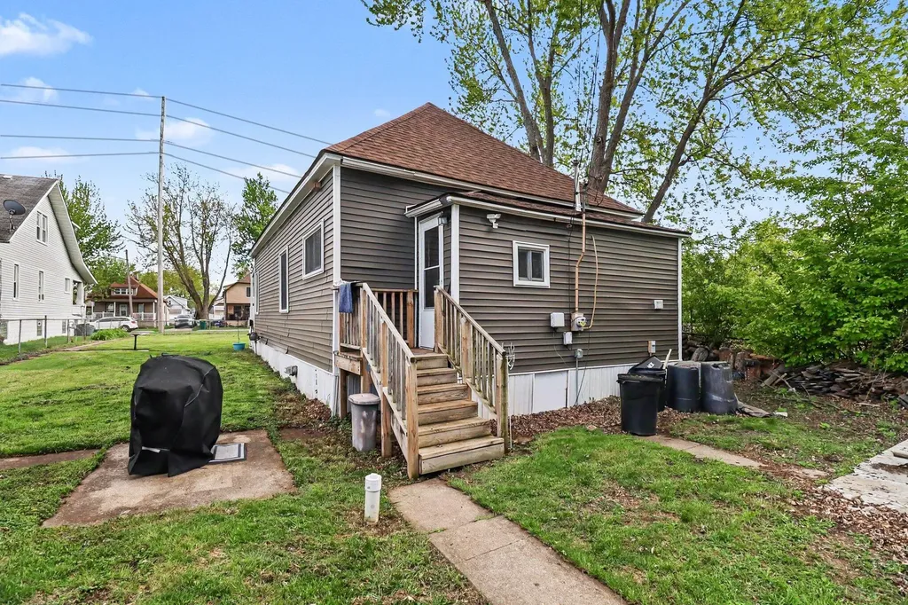 826 Orange Street Wyandotte City MI 48192