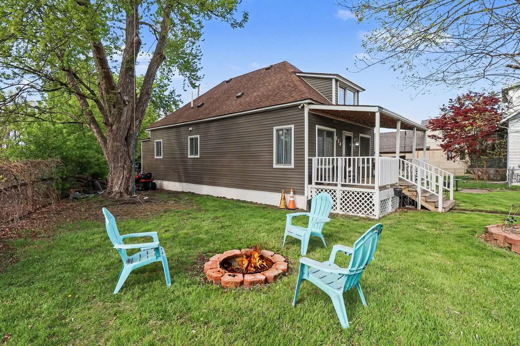 826 Orange Street Wyandotte City MI 48192