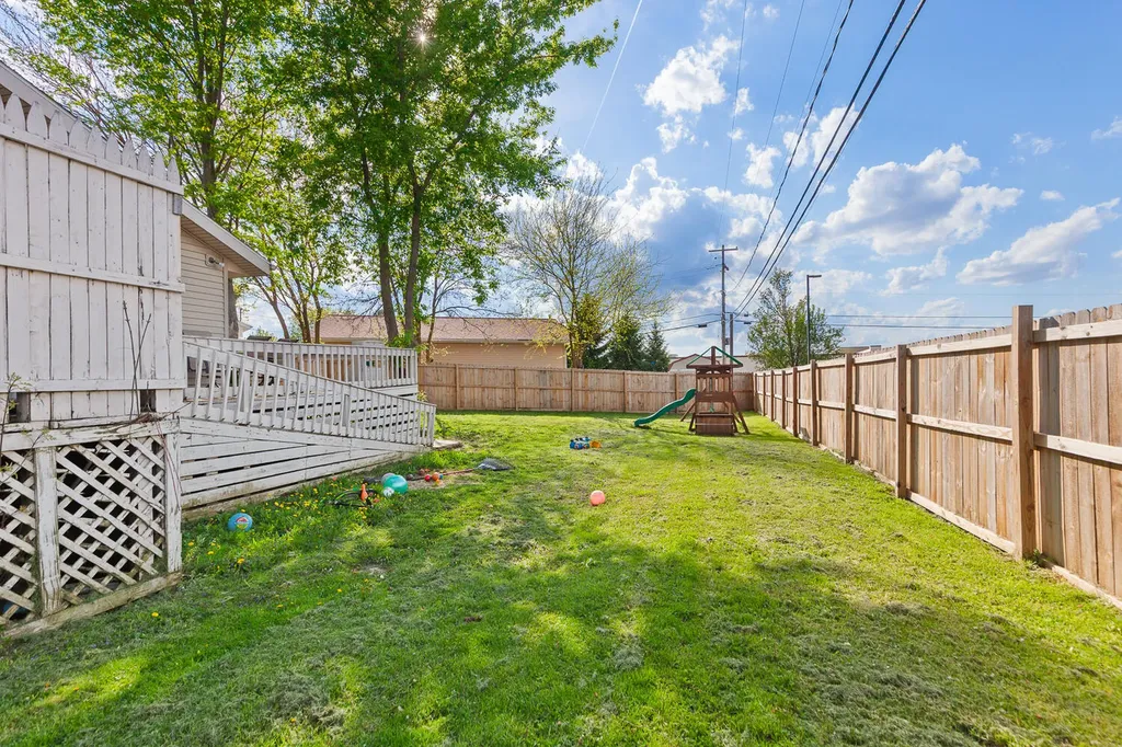 260 Renfrew Avenue Adrian City MI 49221