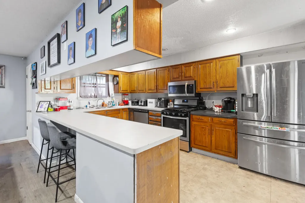 260 Renfrew Avenue Adrian City MI 49221