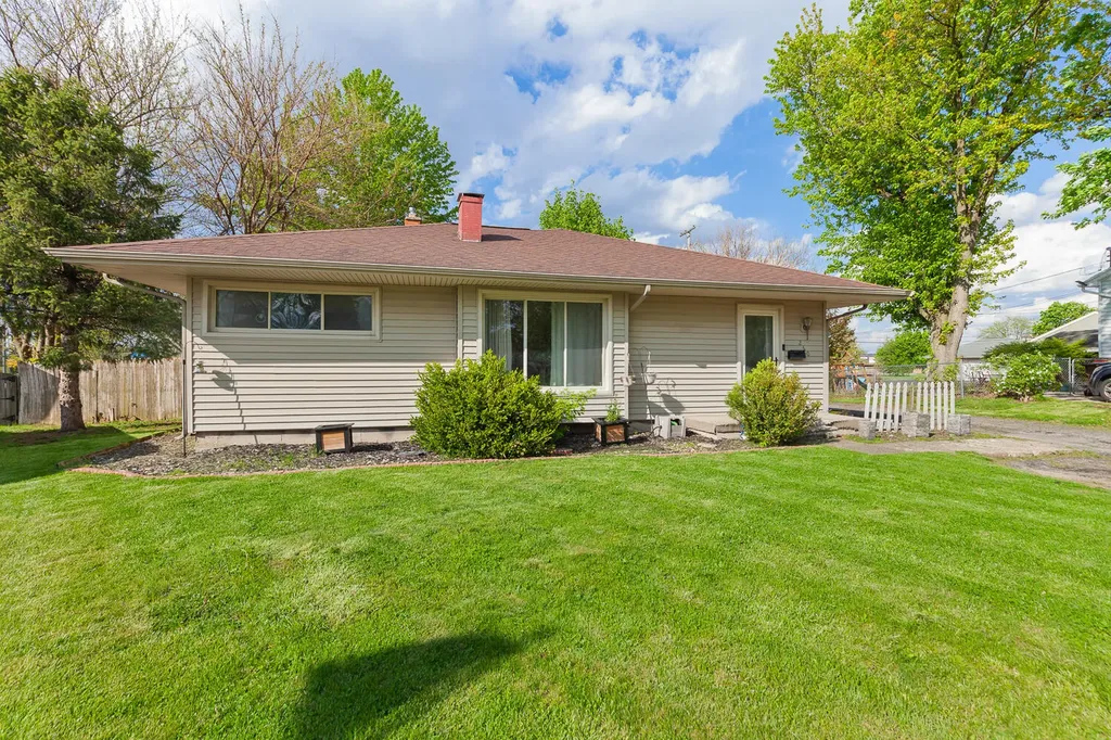 260 Renfrew Avenue Adrian City MI 49221