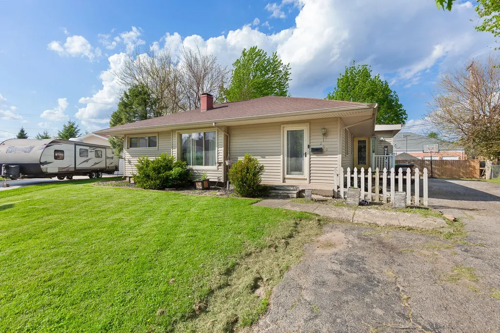 260 Renfrew Avenue Adrian City MI 49221