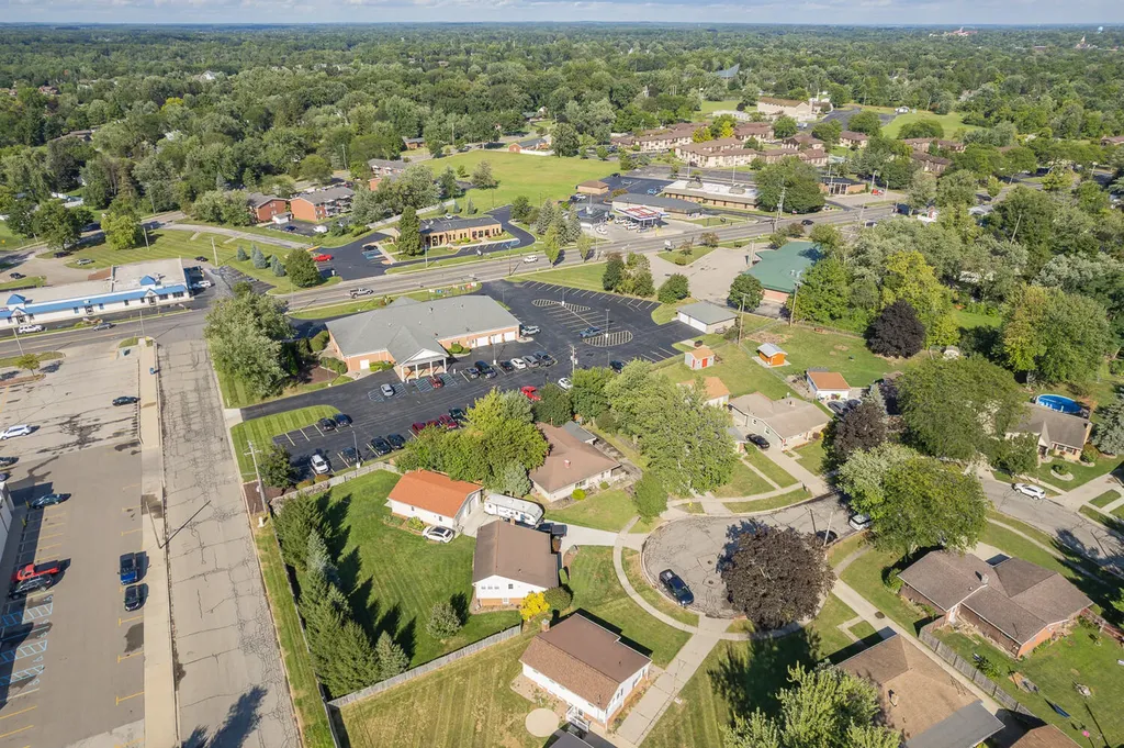260 Renfrew Avenue Adrian City MI 49221