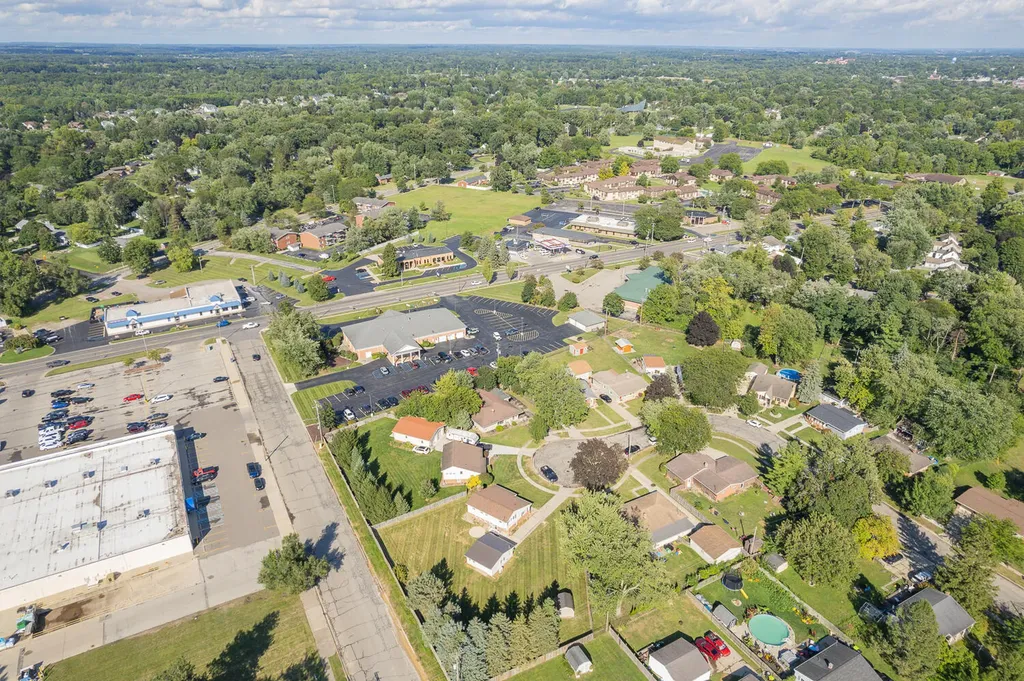 260 Renfrew Avenue Adrian City MI 49221