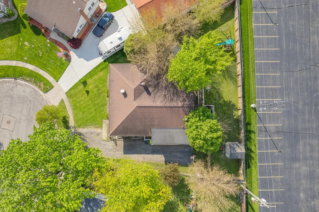 260 Renfrew Avenue Adrian City MI 49221