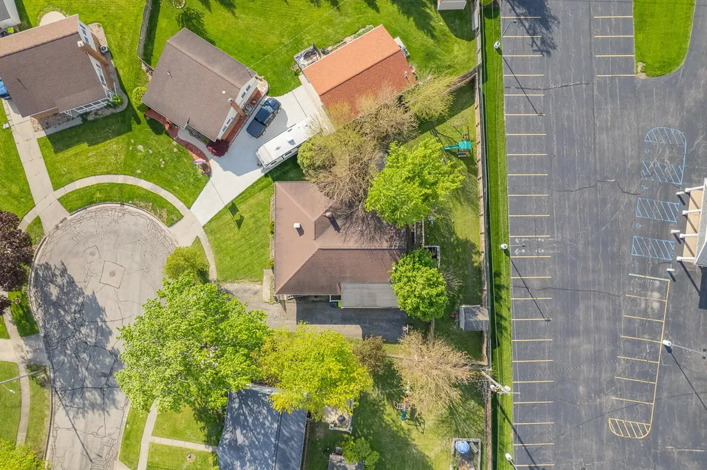 260 Renfrew Avenue Adrian City MI 49221