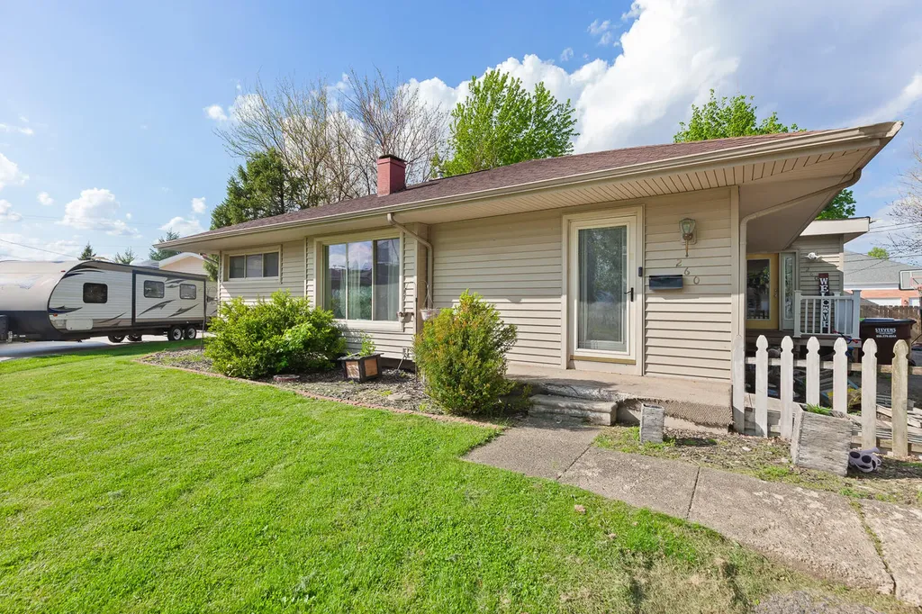 260 Renfrew Avenue Adrian City MI 49221