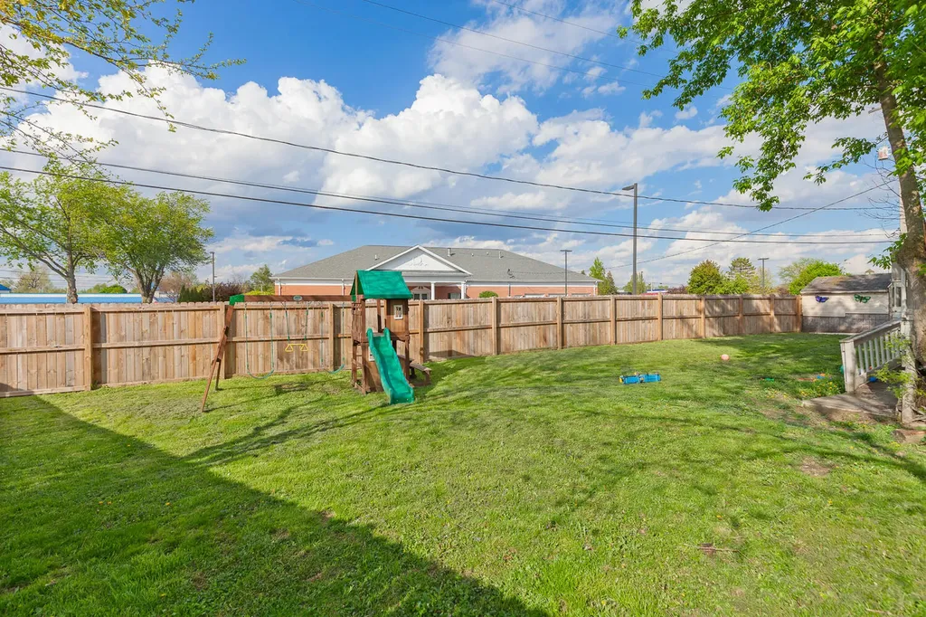 260 Renfrew Avenue Adrian City MI 49221