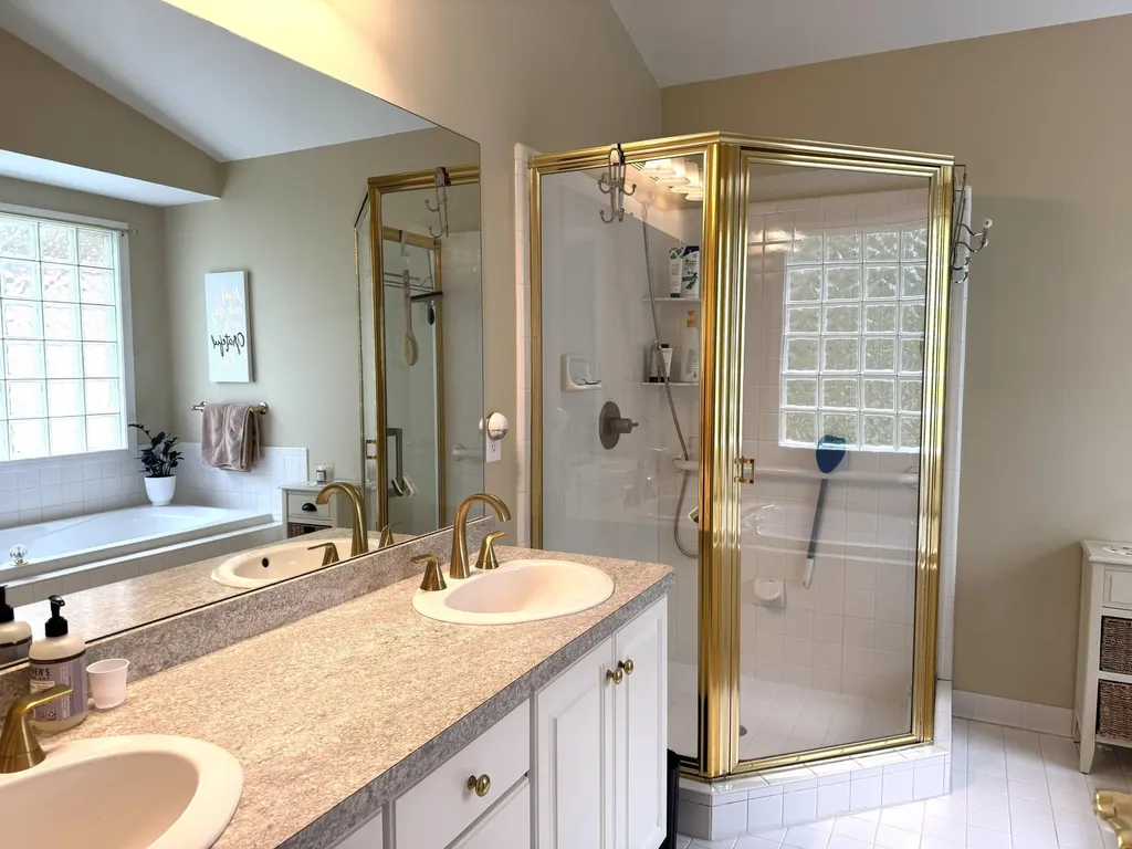 33377 Norfolk Street Livonia City MI 48152