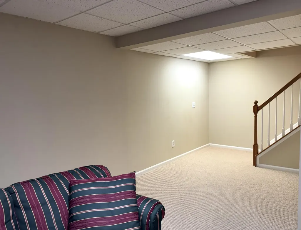 33377 Norfolk Street Livonia City MI 48152