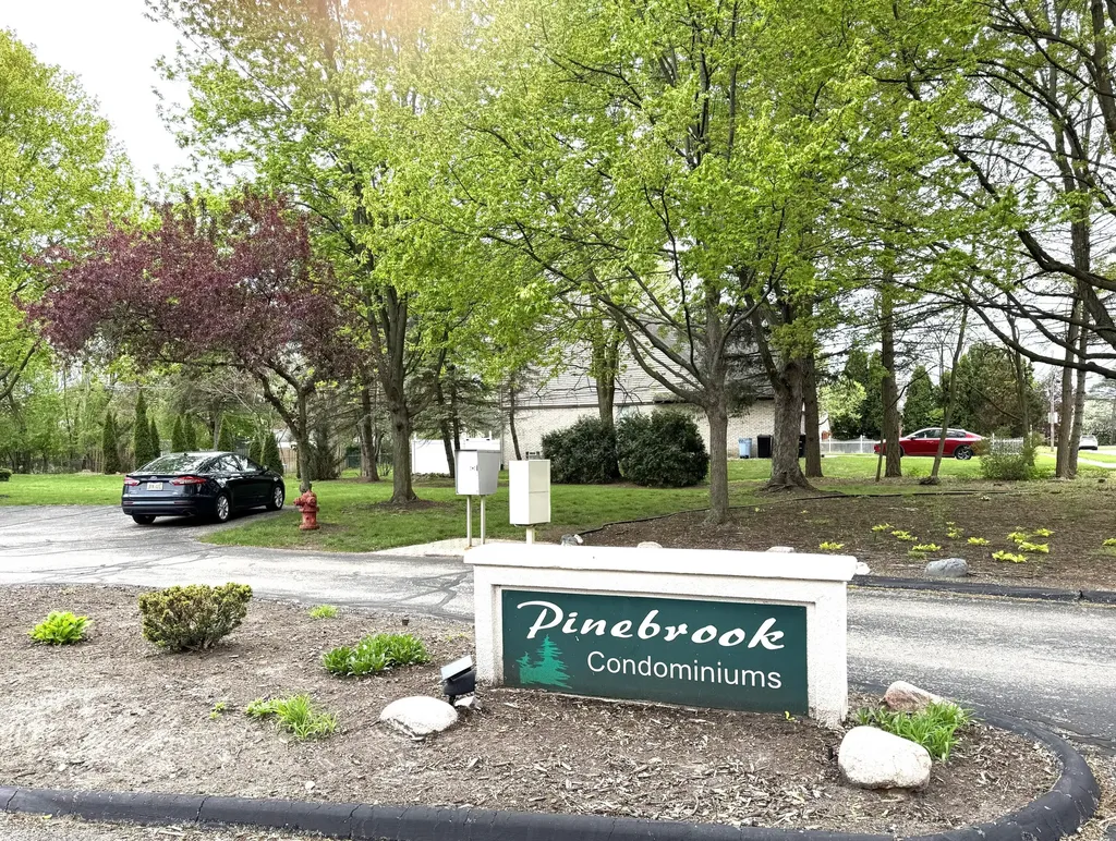 33377 Norfolk Street Livonia City MI 48152