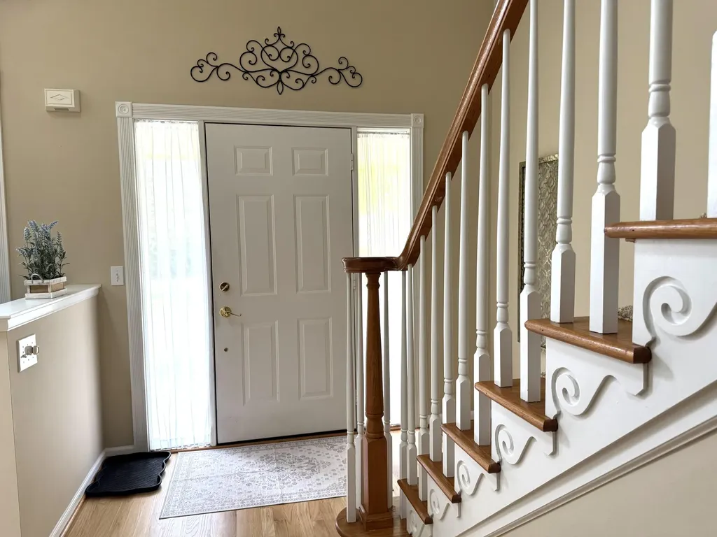 33377 Norfolk Street Livonia City MI 48152