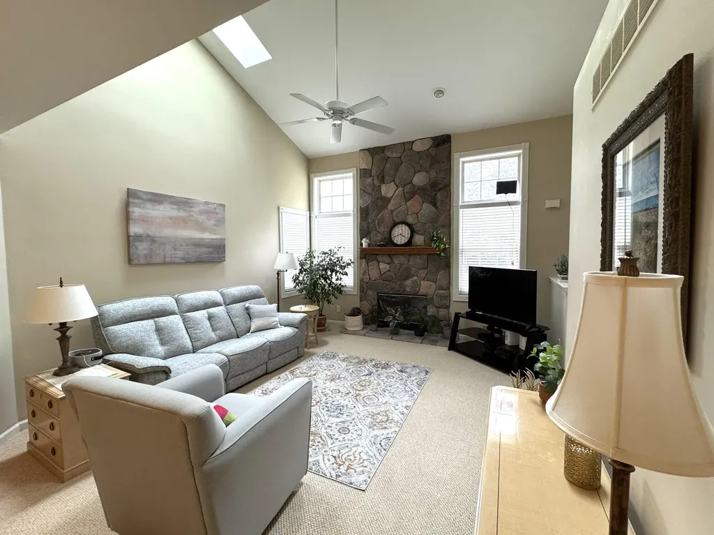 33377 Norfolk Street Livonia City MI 48152