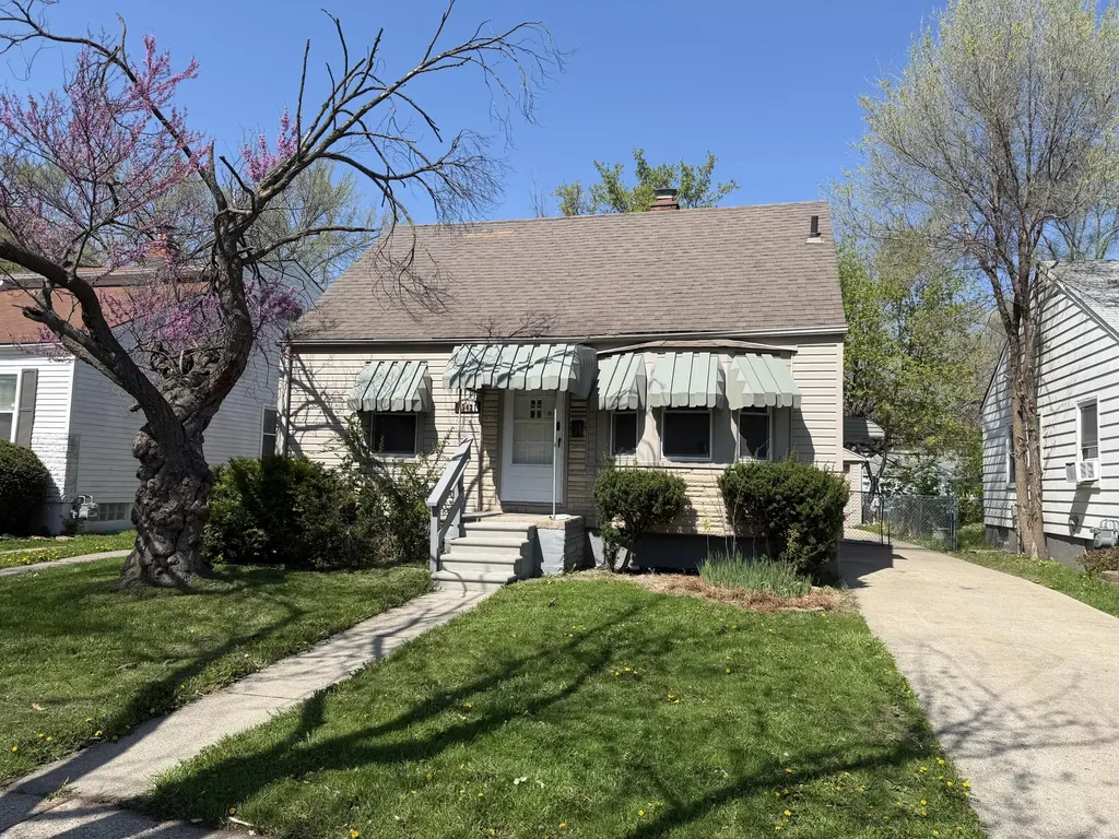 19421 Elkhart Street Harper Woods City MI 48225