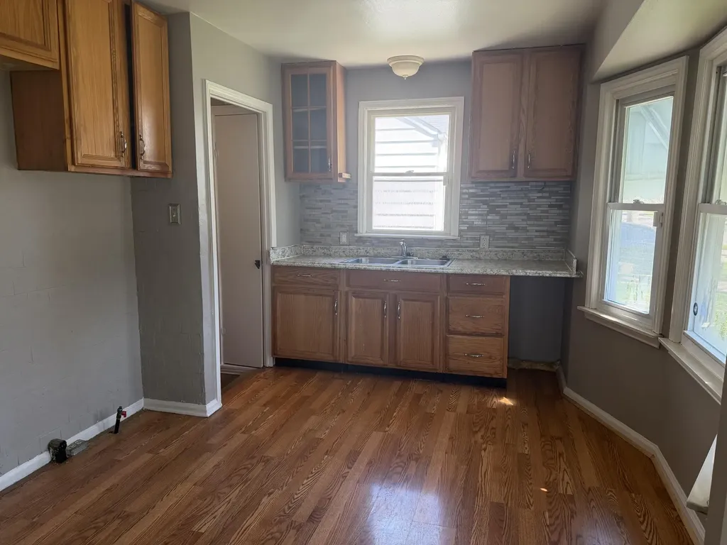 19421 Elkhart Street Harper Woods City MI 48225
