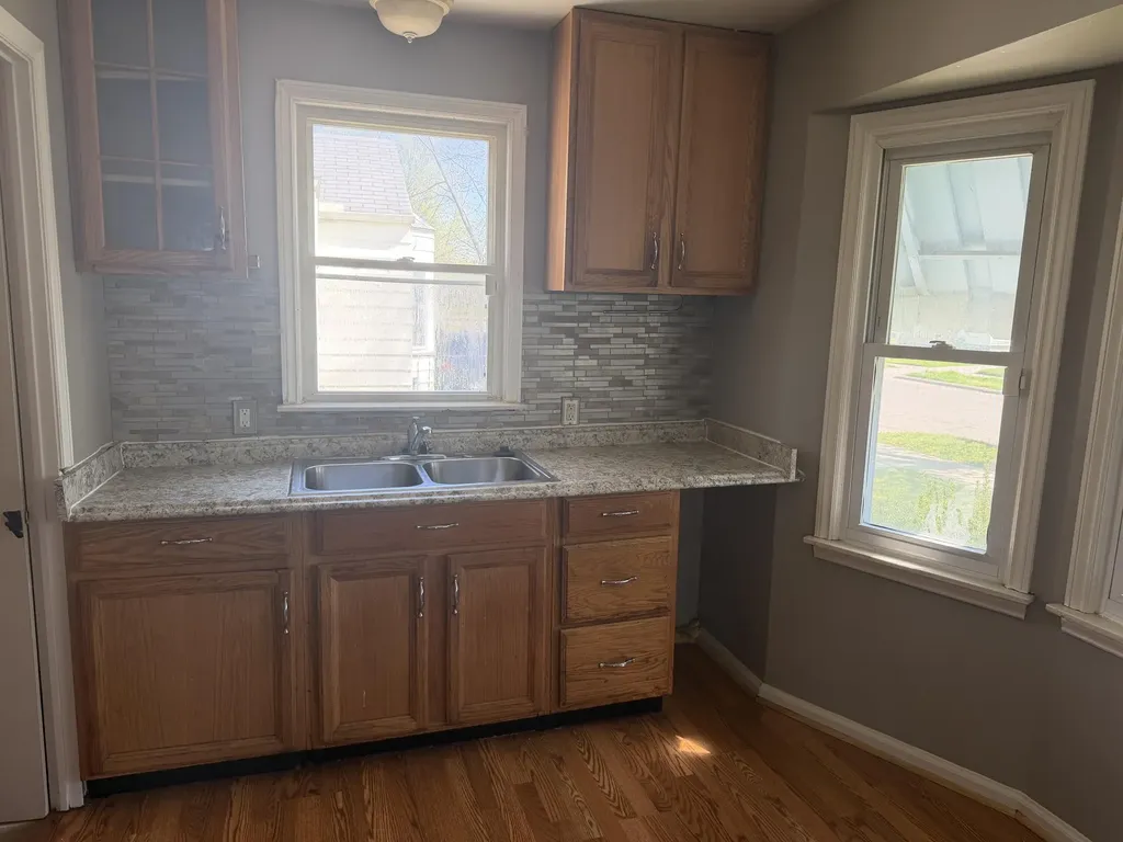 19421 Elkhart Street Harper Woods City MI 48225